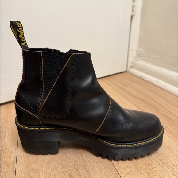 Dr.Martens SMOOTH LEATHER PLATFORM CHELSEA BOOTS - Picture 6 of 6